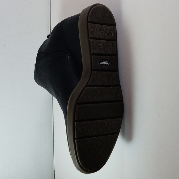 Shoes - Picture 7 of 8